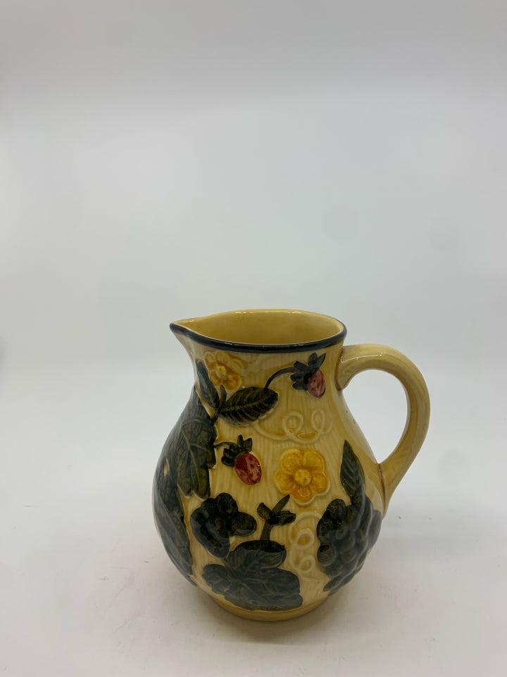 VTG RED/YELLOW SMALL LEAF PATTERN PITCHER.