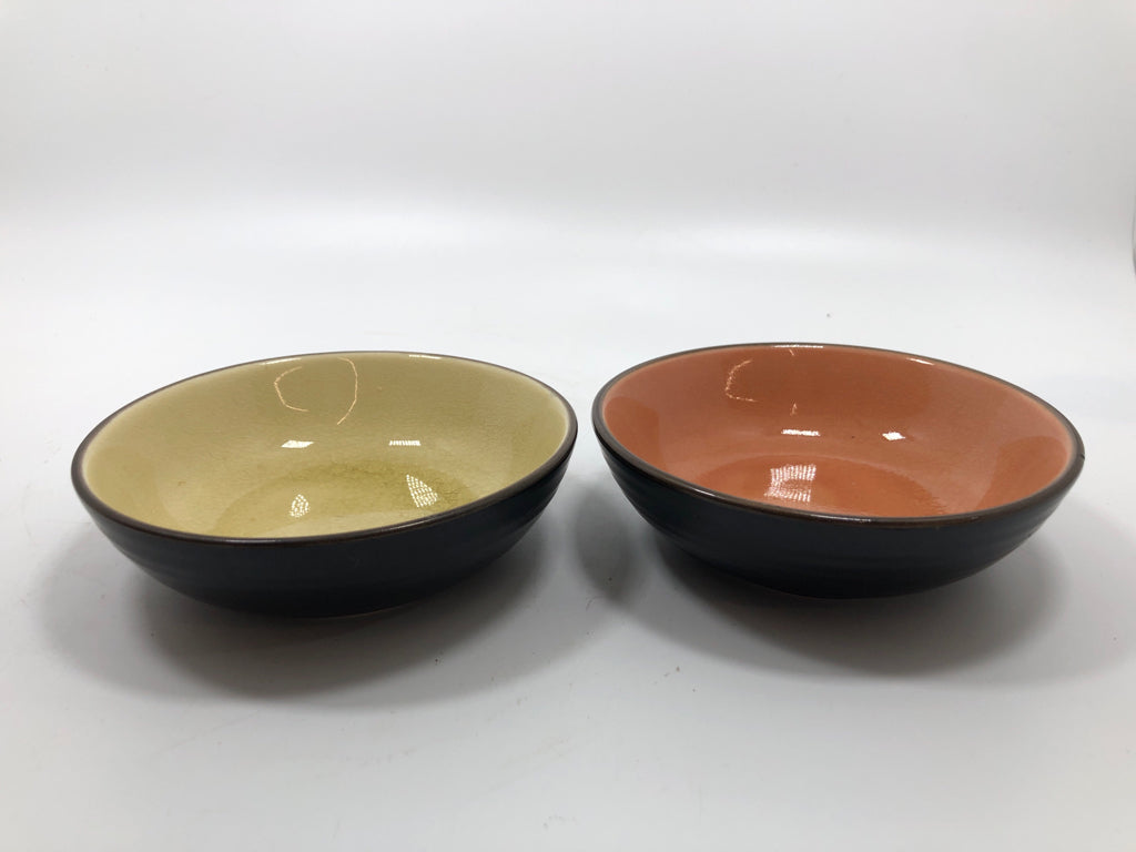2 STONEWARE BOWLS.