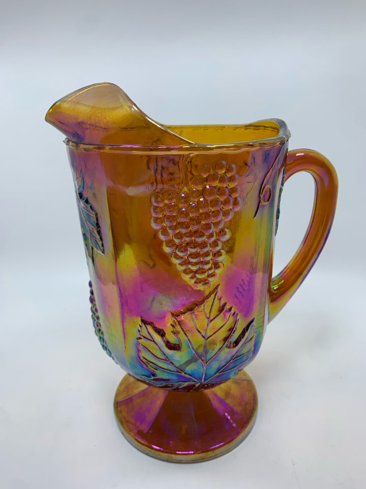VTG GRAPES EMBOSSED AMBER DEPRESSION GLASS PITCHER.