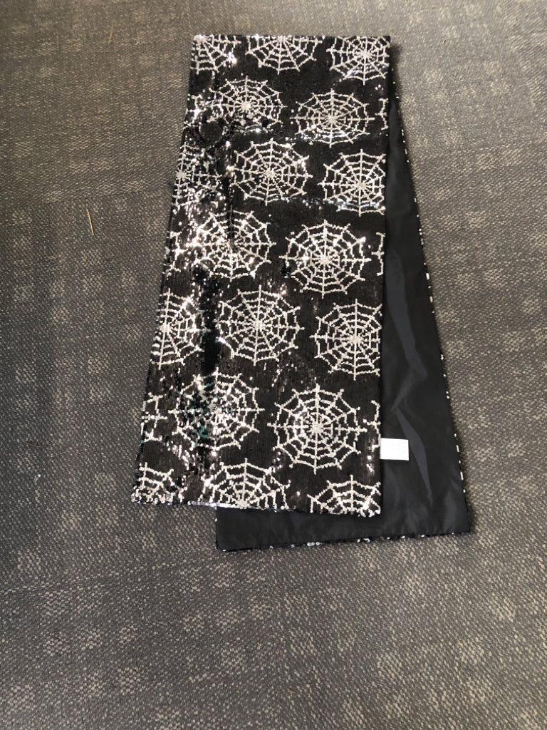 BLACK SILVER SEQUINS TABLE RUNNER.
