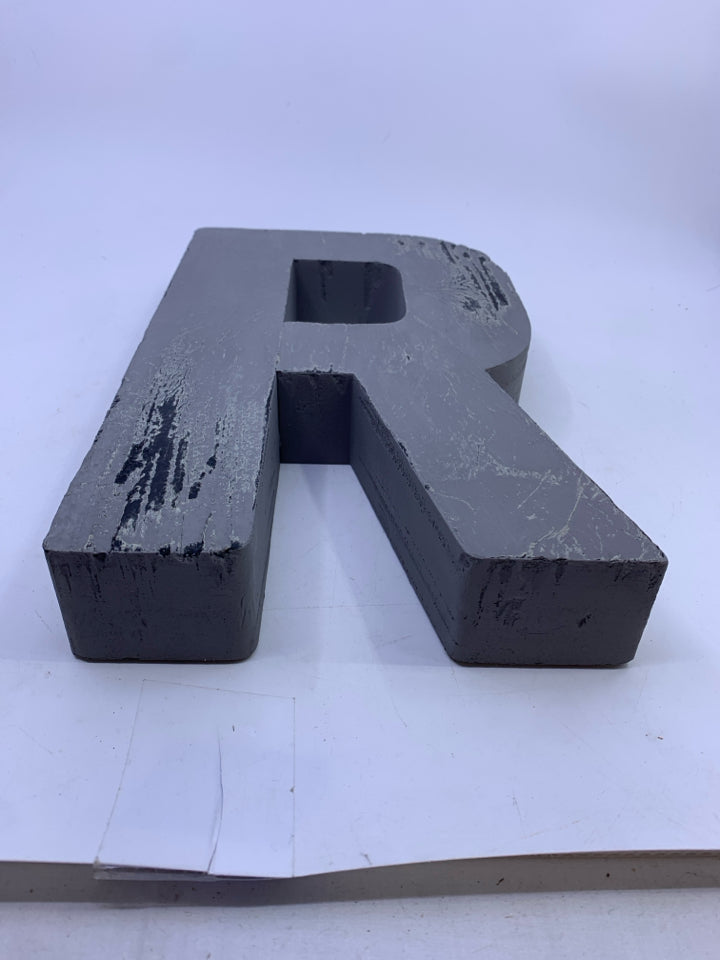 GREY FOAM "R".