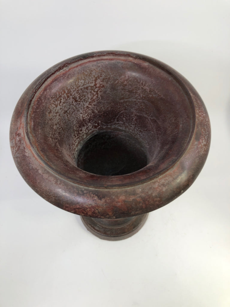 DISTRESSED METAL PLANTER.