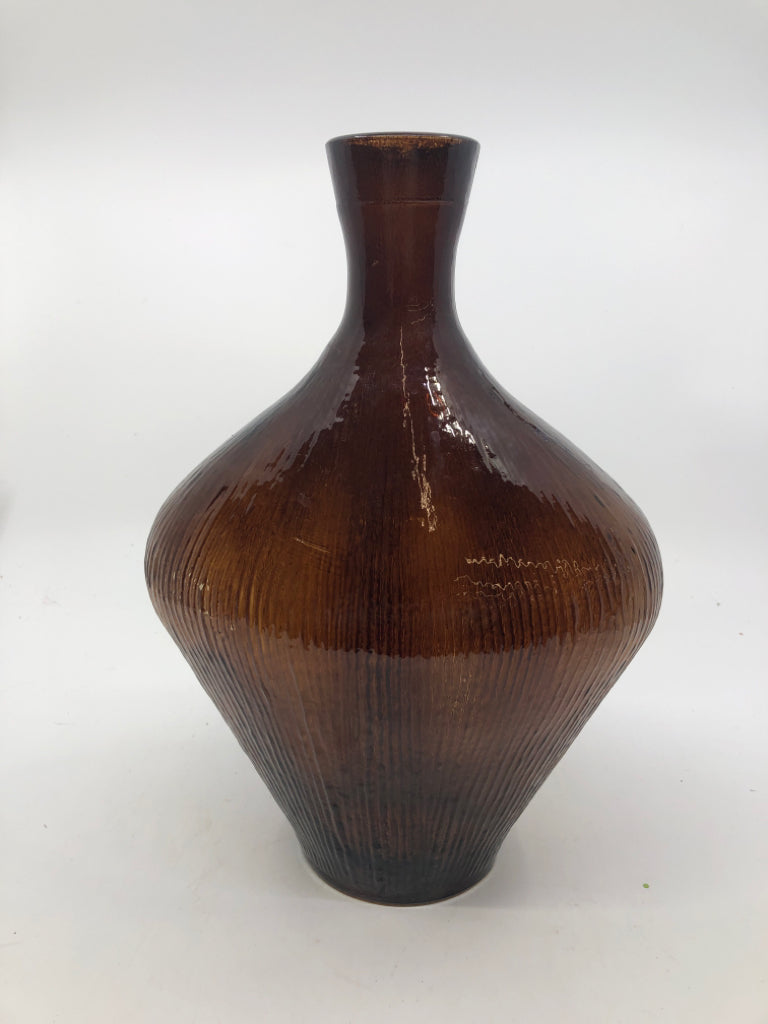 WIDE BASE BROWN TEXTURED GLASS VASE W NARROW NECK.