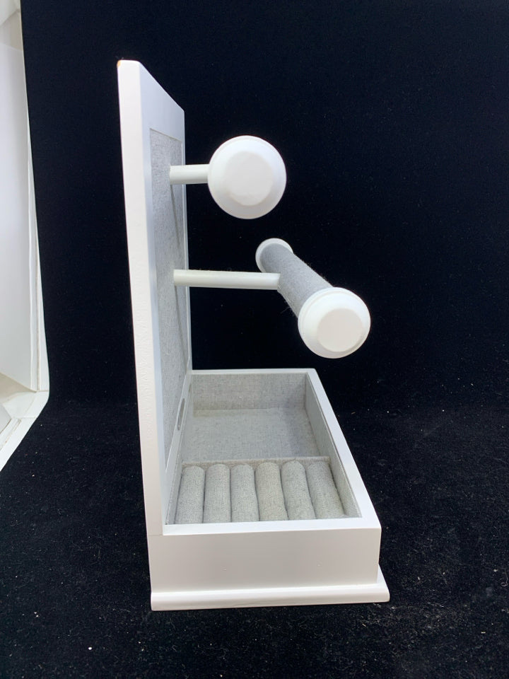 WHITE/GRAY JEWELRY STAND WITH TWO BARS AND RING HOLDER.