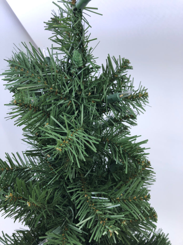 SMALL LIGHT UP CHRISTMAS TREE.