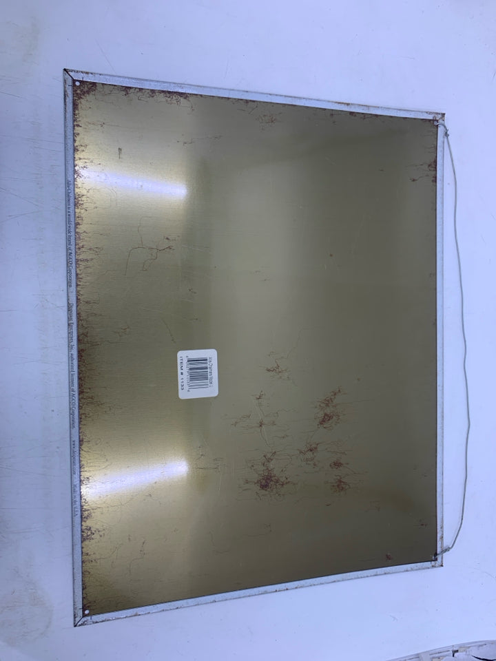 ALLIS-CHALMERS TRACTOR METAL SIGN.