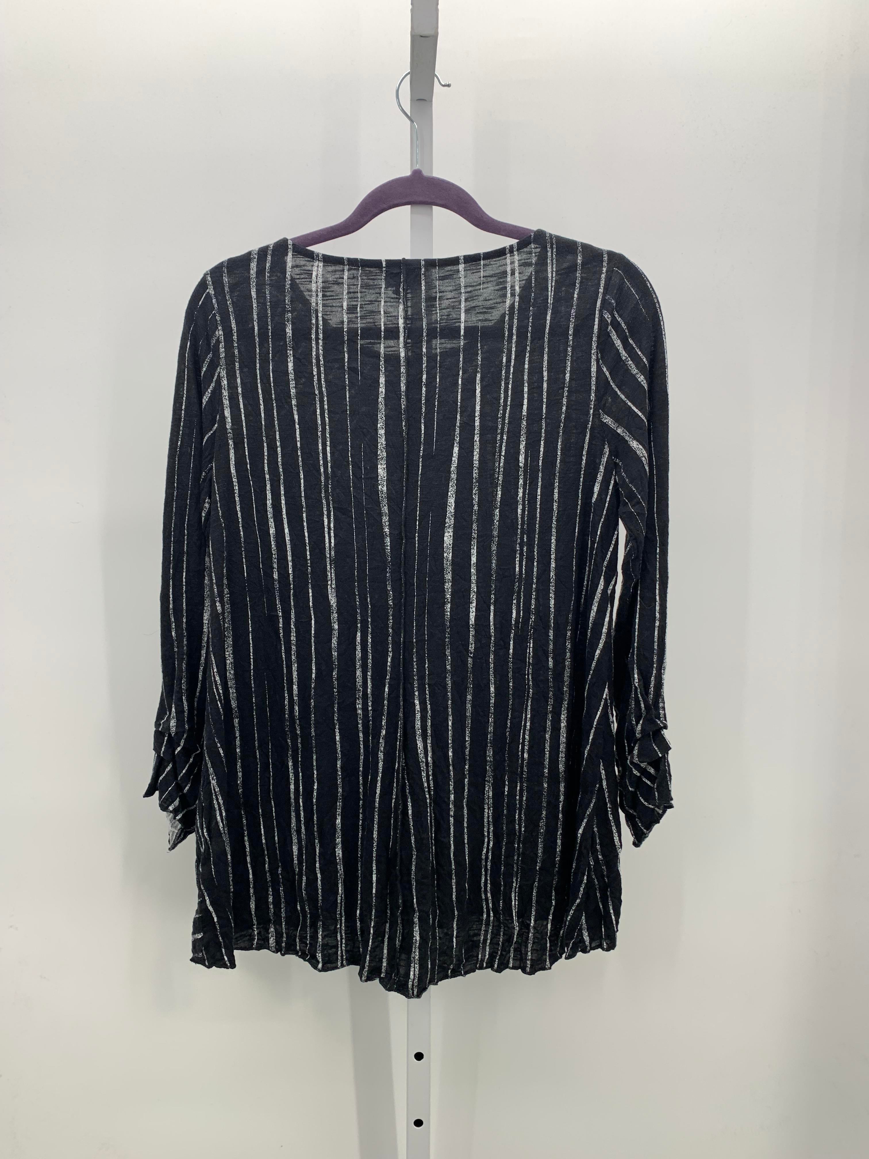 Size Small Misses 3/4 Sleeve Shirt