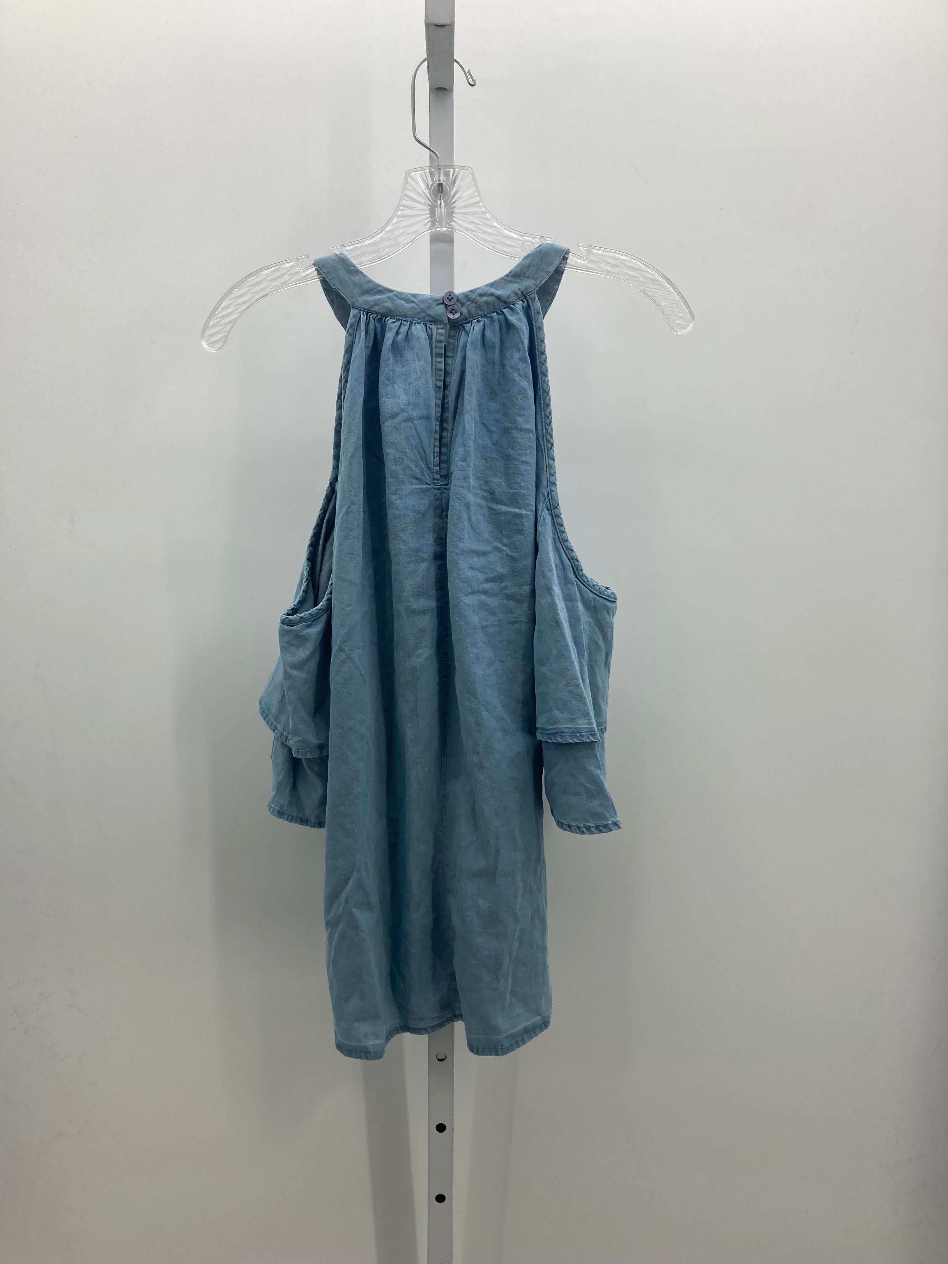 Charlotte Russe Size Medium Juniors Short Sleeve Shirt