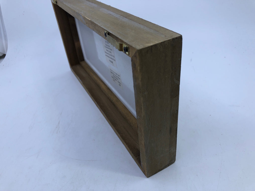 WOOD/METAL ALWAYS KISS ME SIGN.
