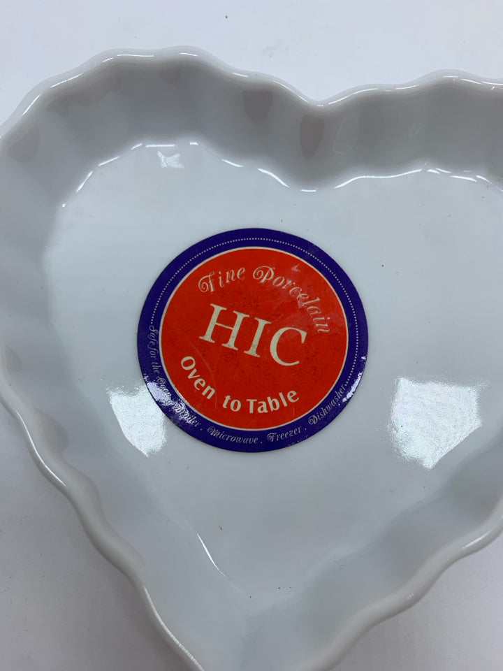 HIC OVEN TO TABLE PORCELAIN HEART DISH.