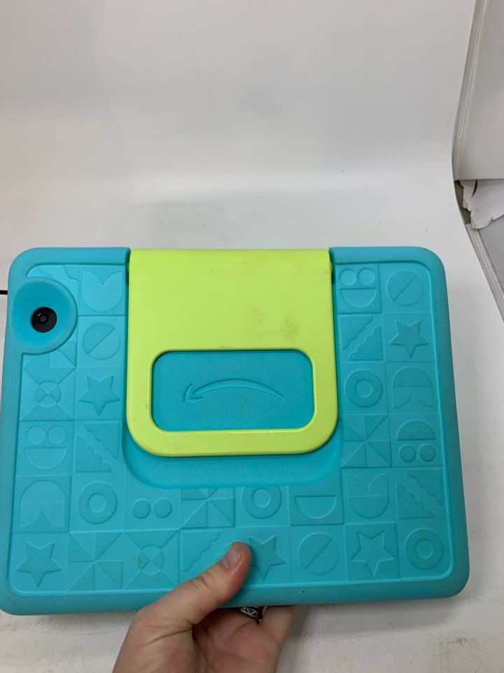 Amazon Fire HD 10 Tablet w/ Case & Charger