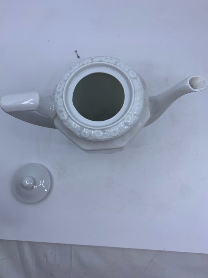 WHITE PORCELAIN TEAPOT, ROSENTHAL GERMANY.
