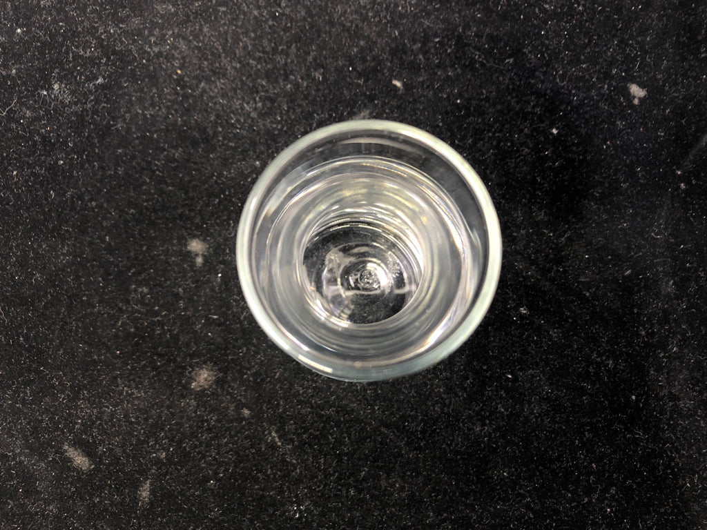 SMALL CLEAR GLASS VASE.