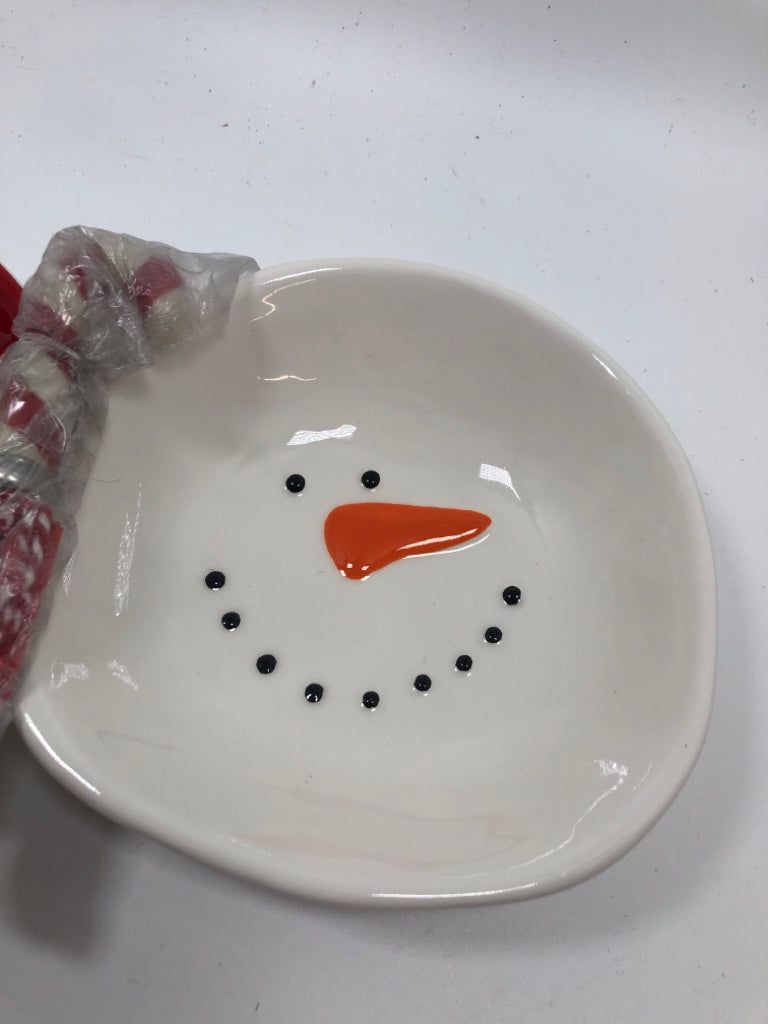 SANTA/SNOWMAN DISH W/CANDY CANE SPREADER.