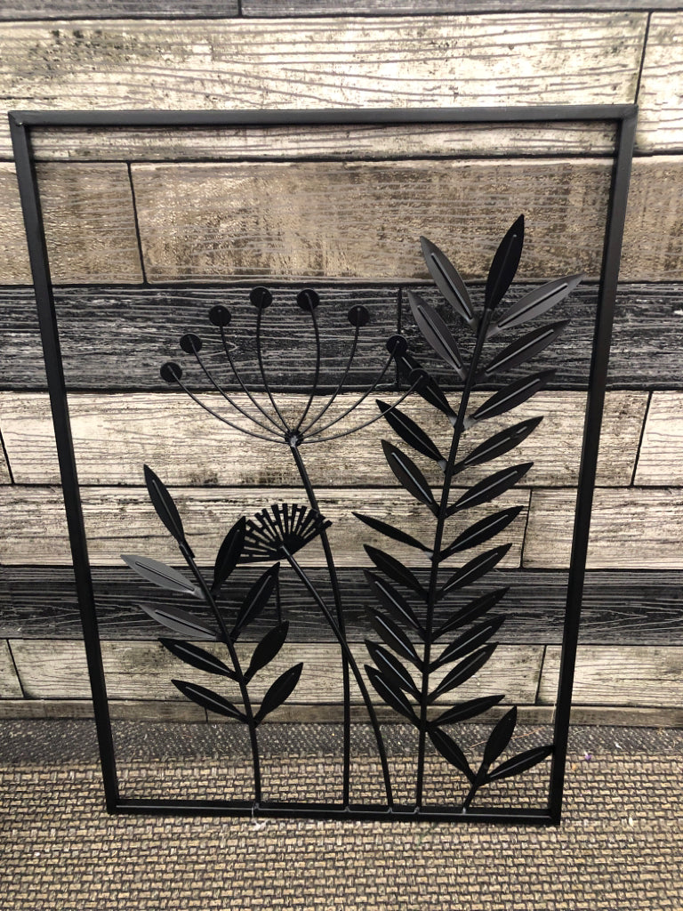 BLACK METAL DANDELION AND LEAVES WALL HANGING.