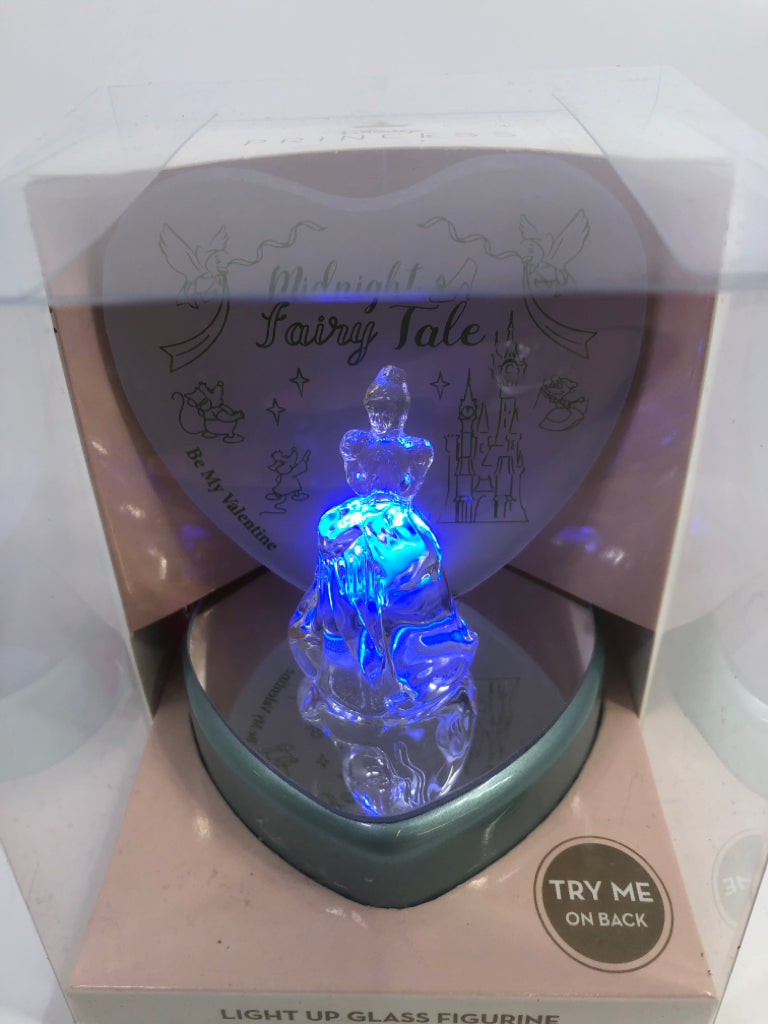 DISNEY PRINCESS LIGHT UP FIGURINE IN BOX.