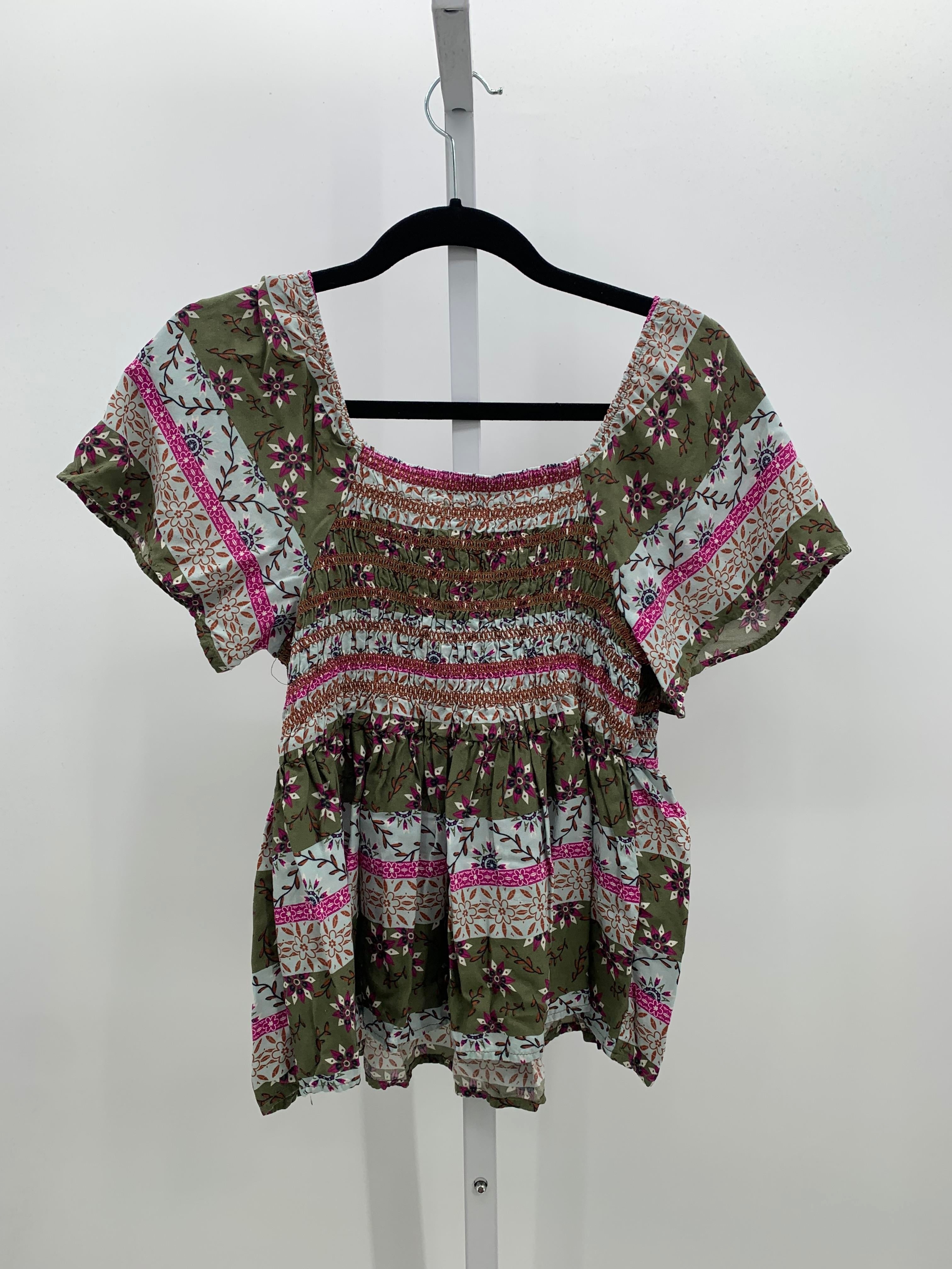 SO Size Medium Juniors Short Sleeve Shirt