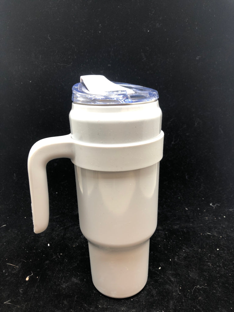 NWT LIGHT GREY 40OZ VACUUM SEAL TUMBLER.