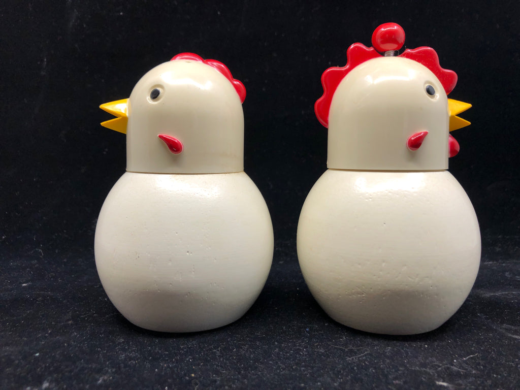 CHICKEN SALT + PEPPER SHAKER.