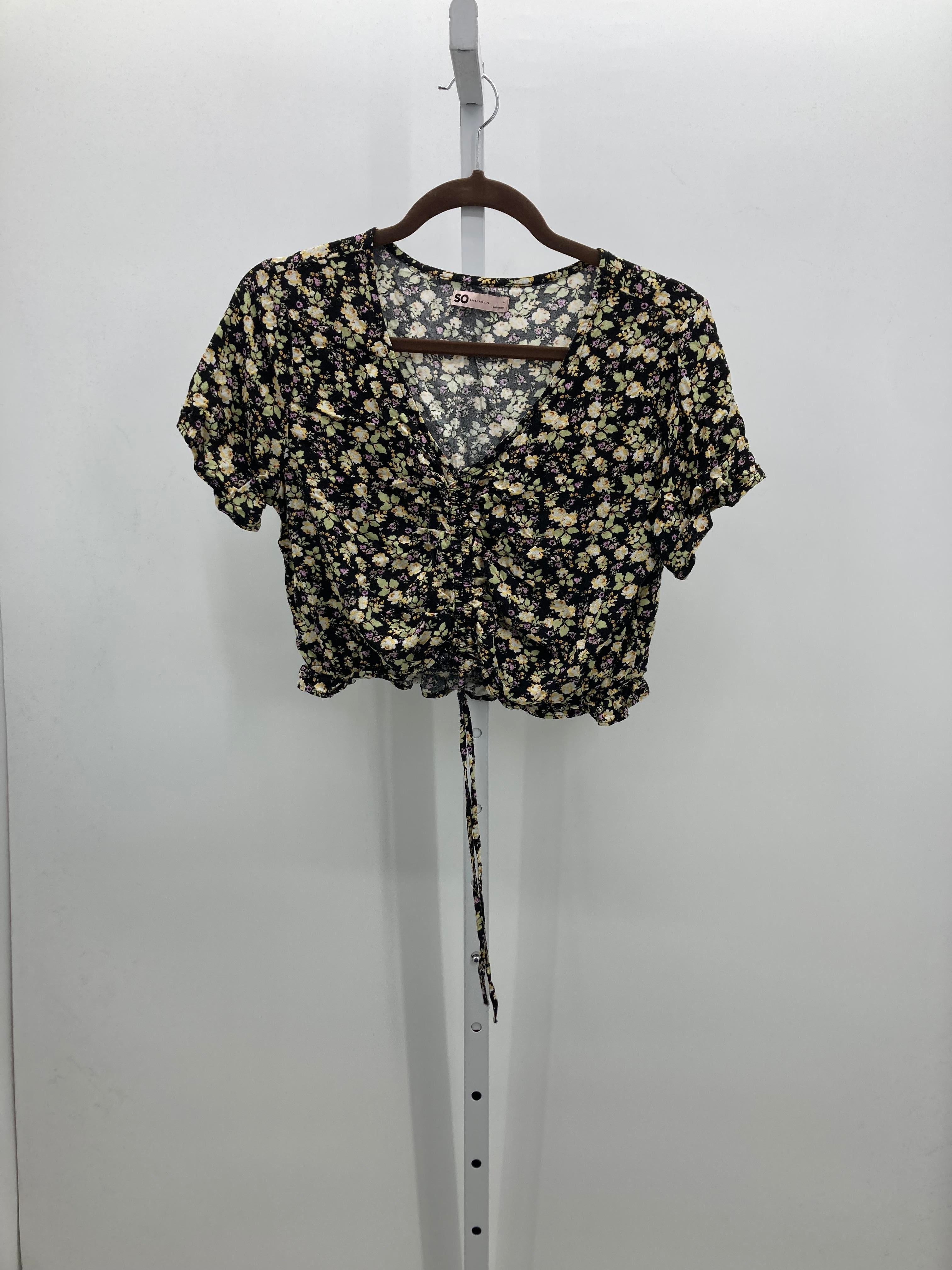 SO Size Large Juniors Short Sleeve Shirt