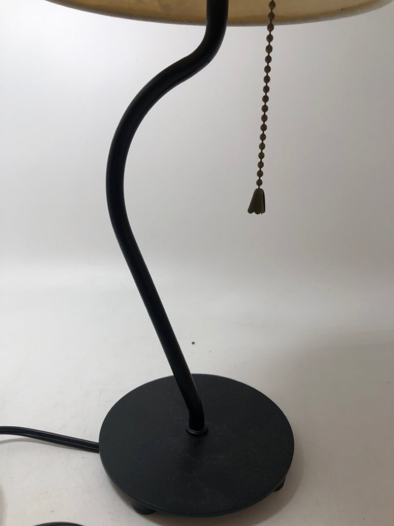CURVED METAL LAMP W/FIBROUS SHADE.