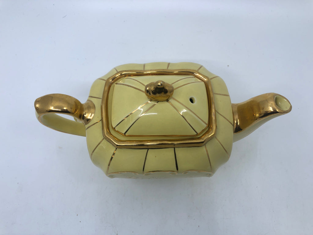 VTG 3 PC YELLOW / GOLD TEAPOT SUGAR AND CREAMER SET.