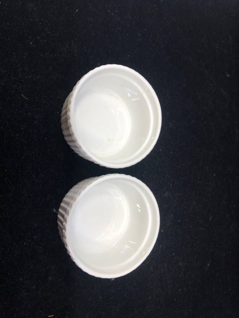 2 SMALL RIBBED RAMEKIN BAKING DISHES.