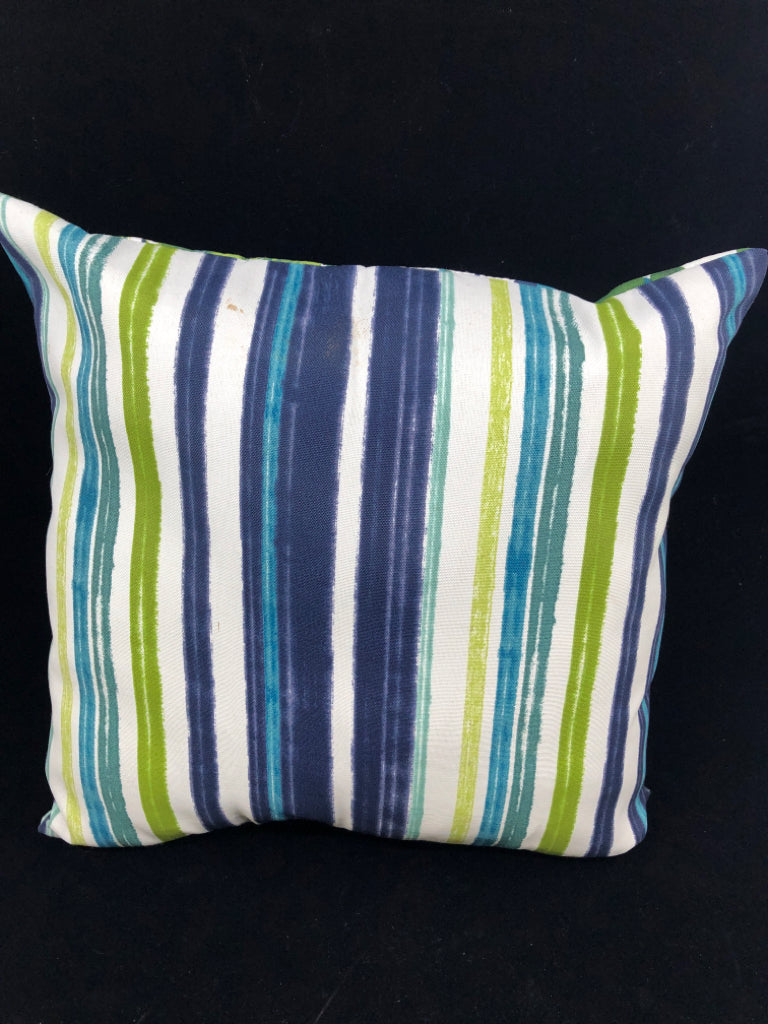 SQUARE BLUE AND GREEN LEAVES PATTERN OUTDOOR PILLOW.