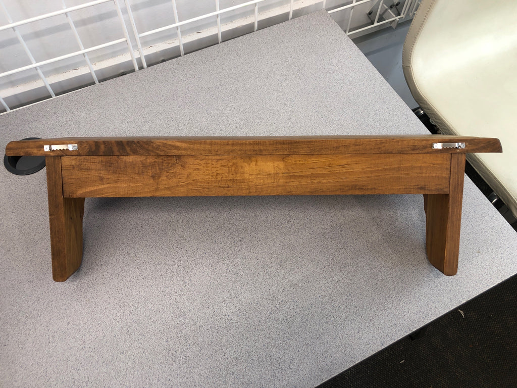 SHORT WOODEN WALL SHELF.