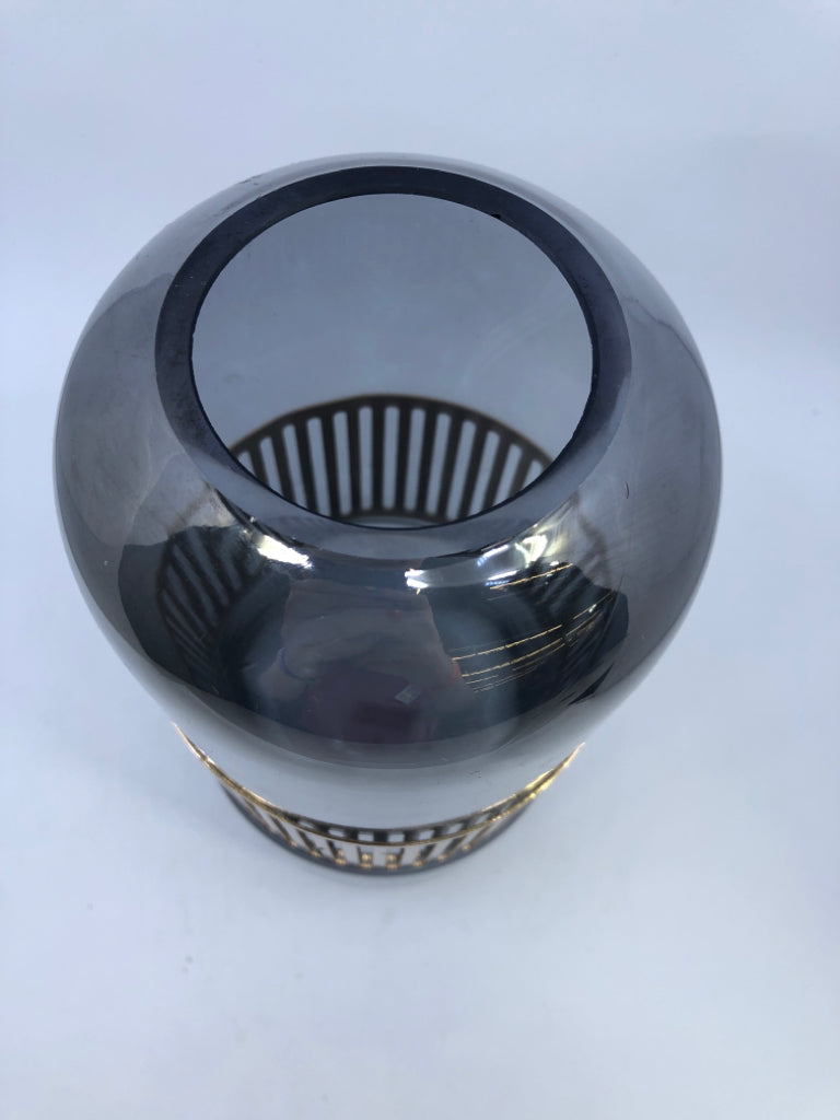 SMOKEY VASE W GOLD ACCENTS.