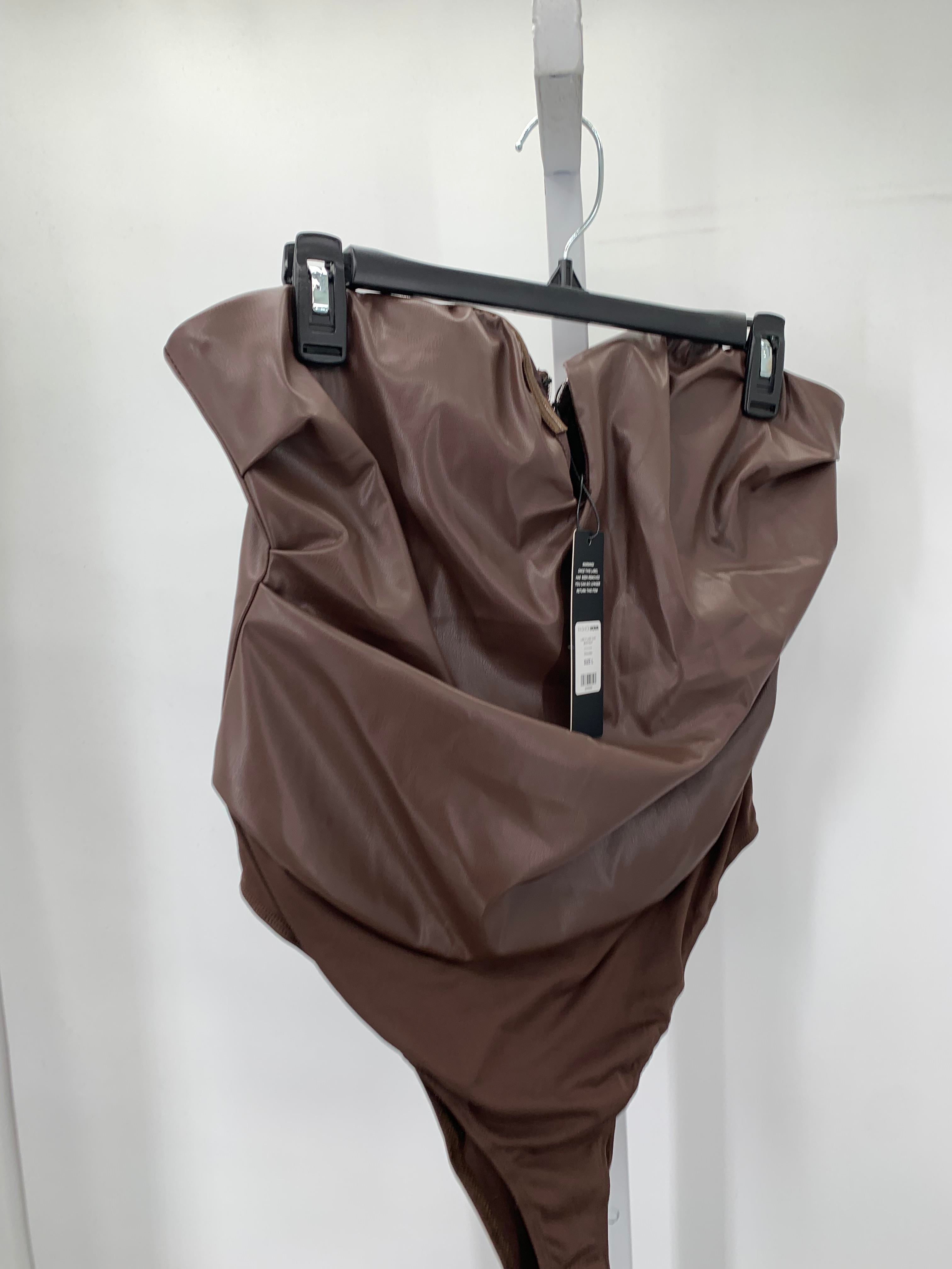 Size Large Juniors Sleeveless Shirt