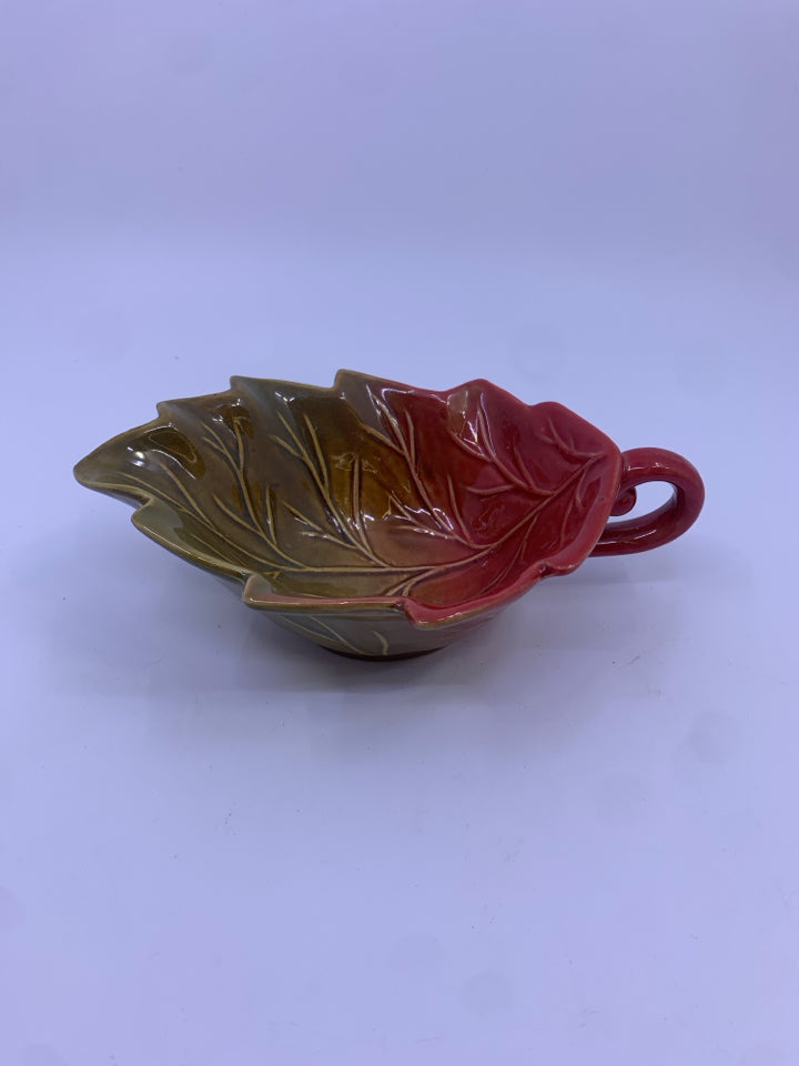 MAPLE LEAF SERVING DISH W/HANDLE.
