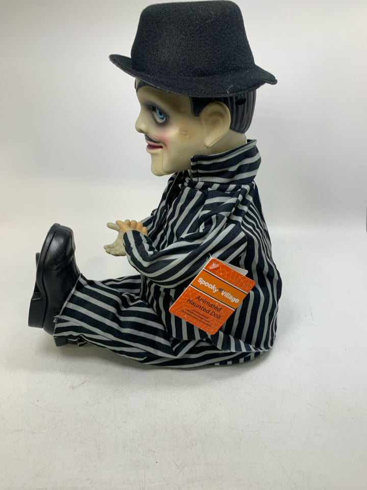 ANIMATED HAUNTED MAN W/ STRIPPED SUIT.