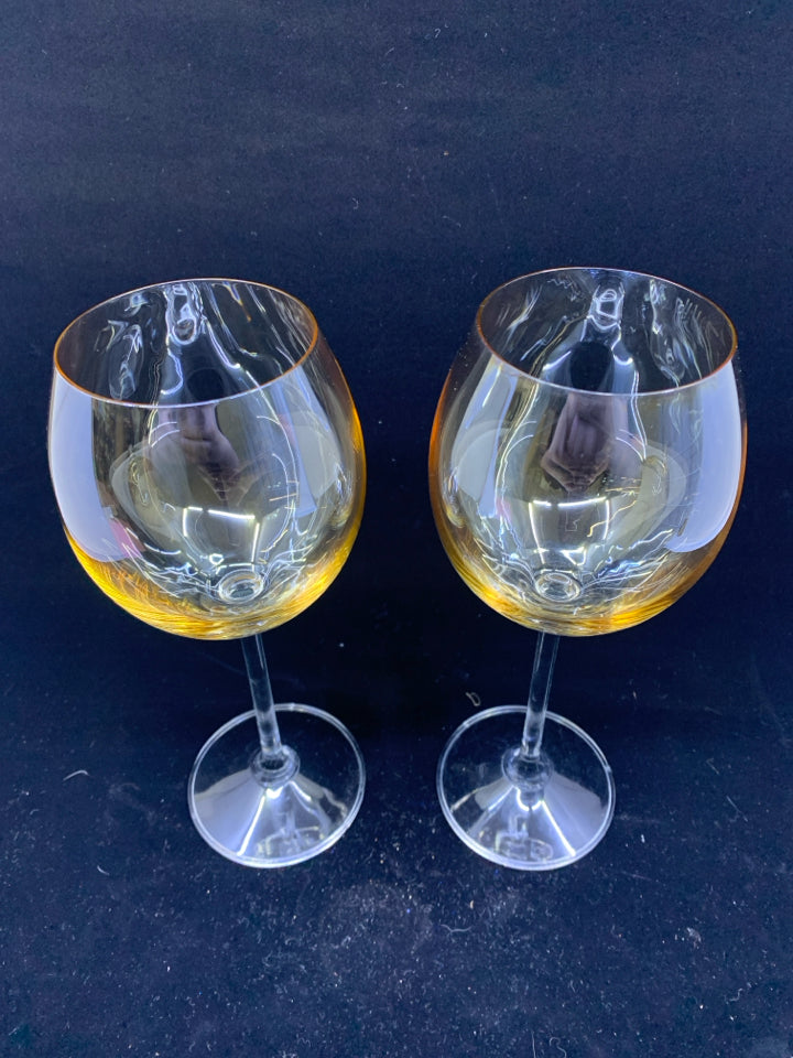 2 YELLOW GLASS WINE GLASSES.