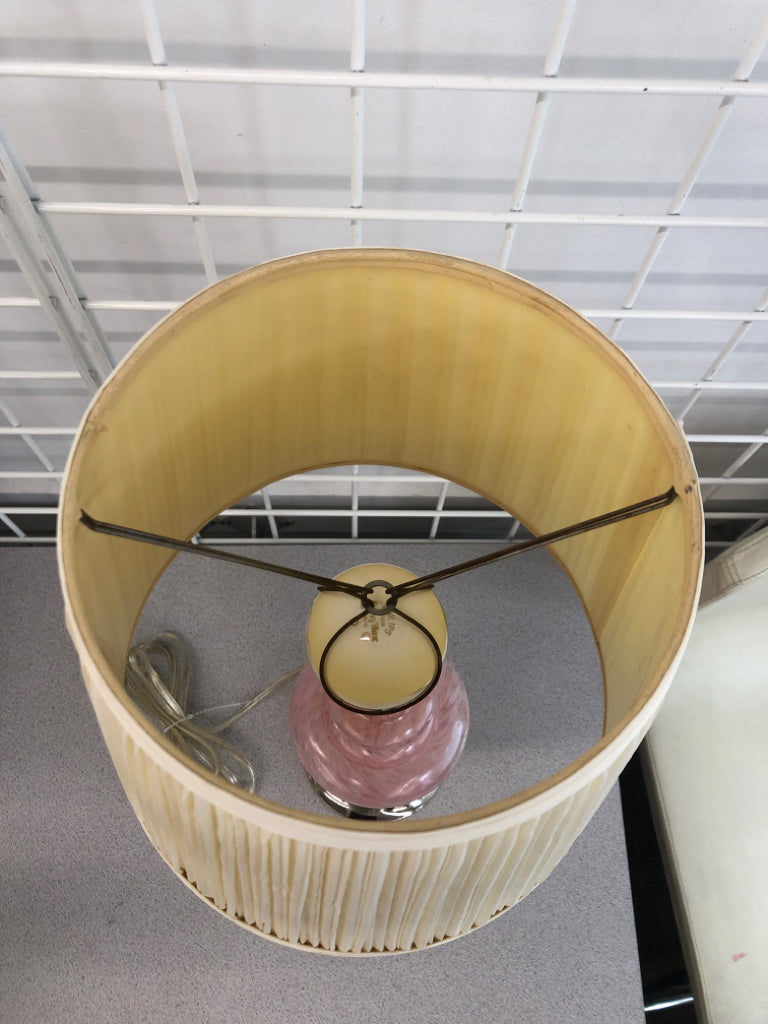 PINK GLASS BASE LAMP W/RIBBED SHADE.
