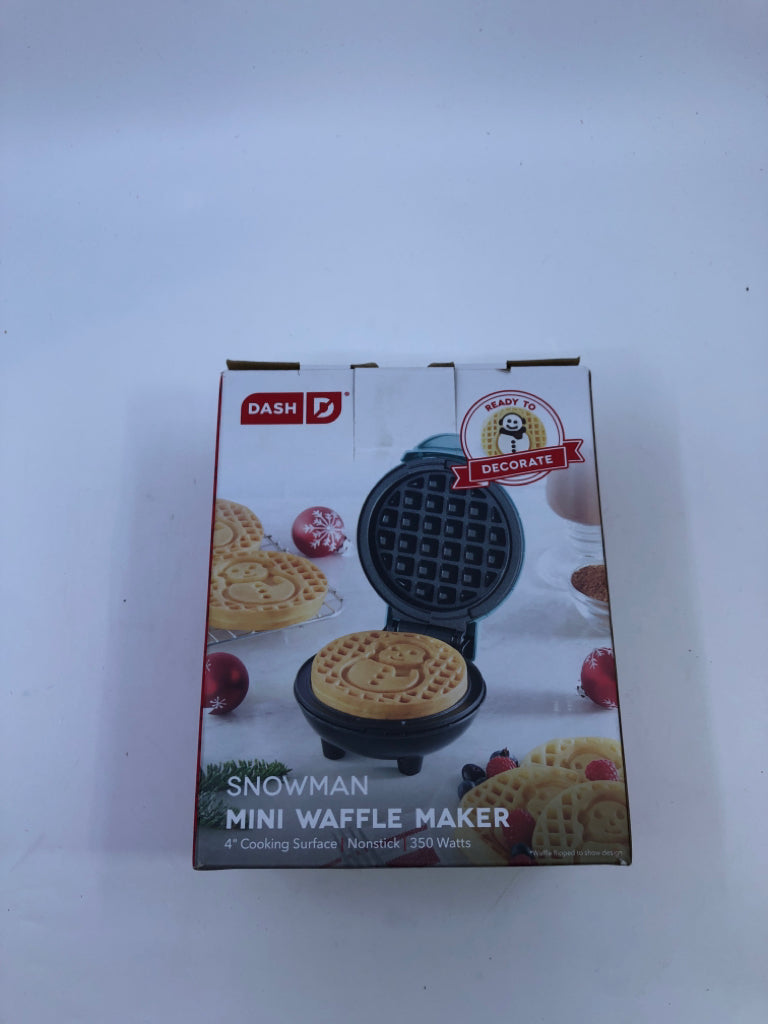 NIB SNOWMAN MINI WAFFLE MAKER.