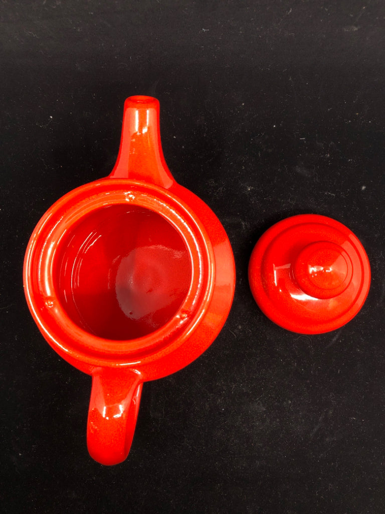 RED CERAMIC CHRISTMAS TEAPOT W TREE.