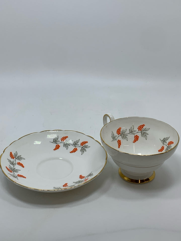 VTG ORANGE BERRIES CUP/SAUCER.