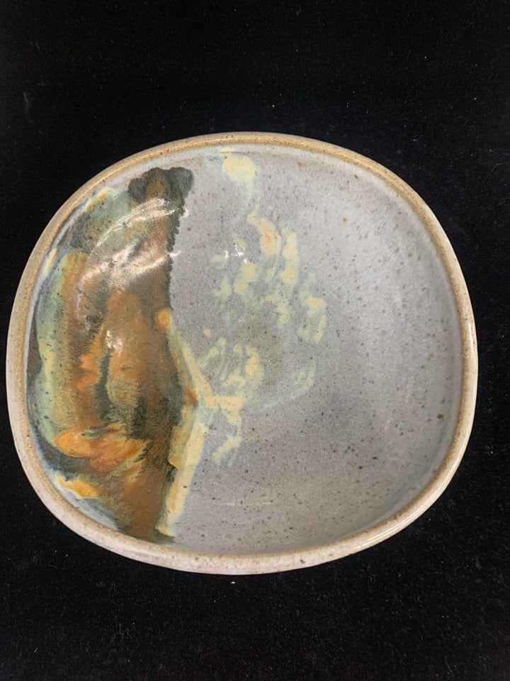 BROWN AND BLUE POTTERY SQUARE BOWL.