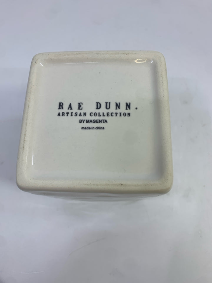 FLAWLESS MAKEUP BRUSH HOLDER.