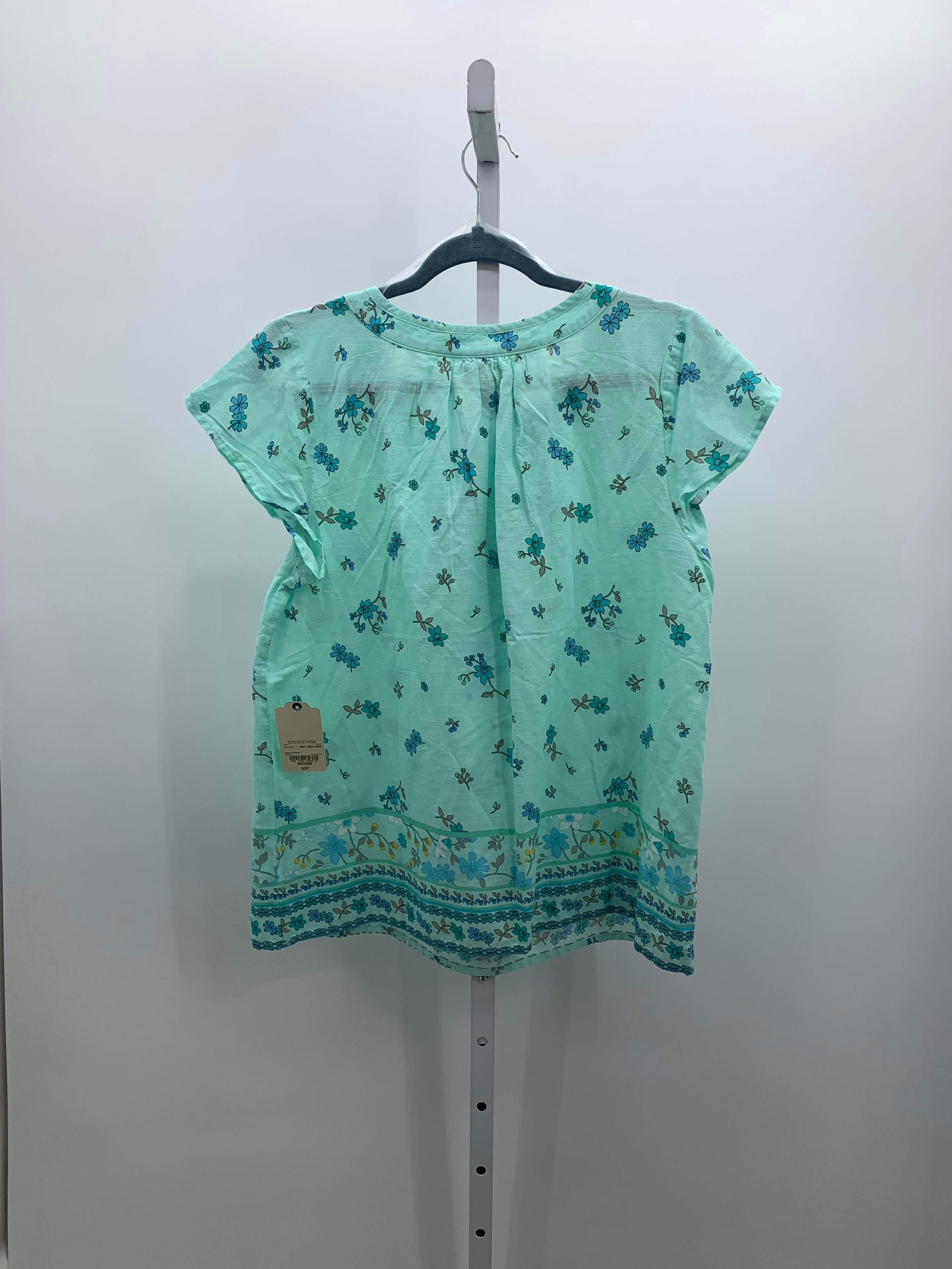 St. Johns Bay Size Medium Misses Short Sleeve Shirt