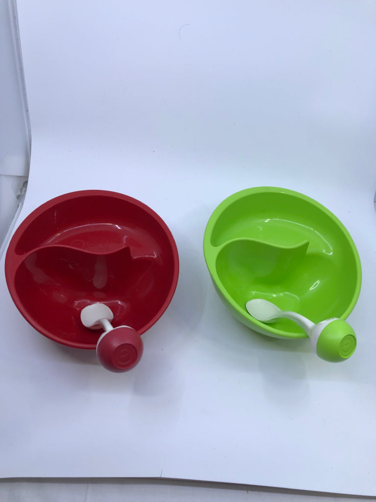 2 GREEN & RED KIDS BOWLS WITH SPOONS.