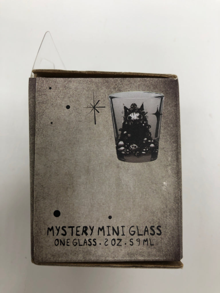 NIP GUILD OF CALAMITY MYSTERY MINI GLASS BLIND BOX.