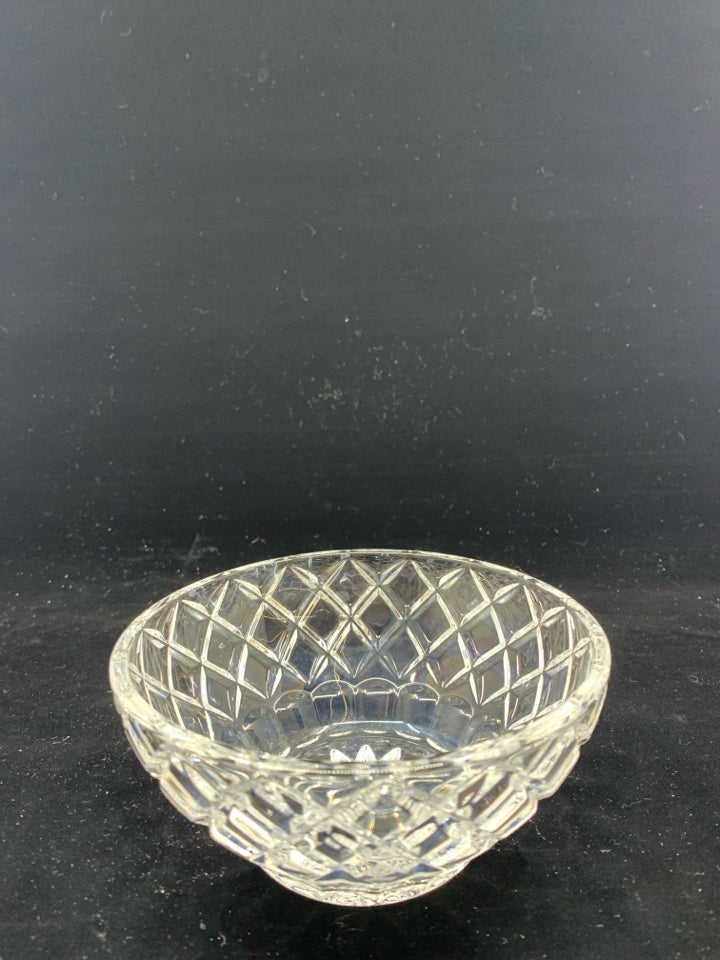 DIAMOND PATTERN GLASS BOWL.