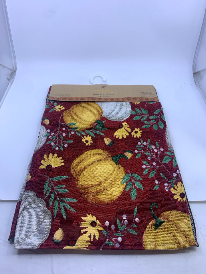 NIP MAROON PUMPKIN/FLOWERS TABLE RUNNER.