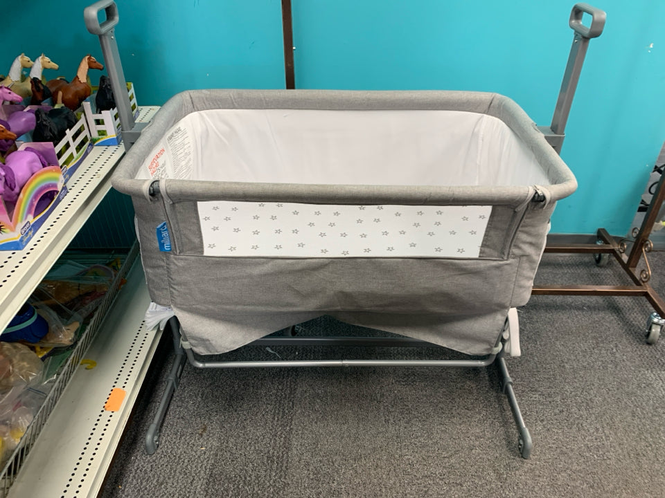 Milliard Bedside Bassinet