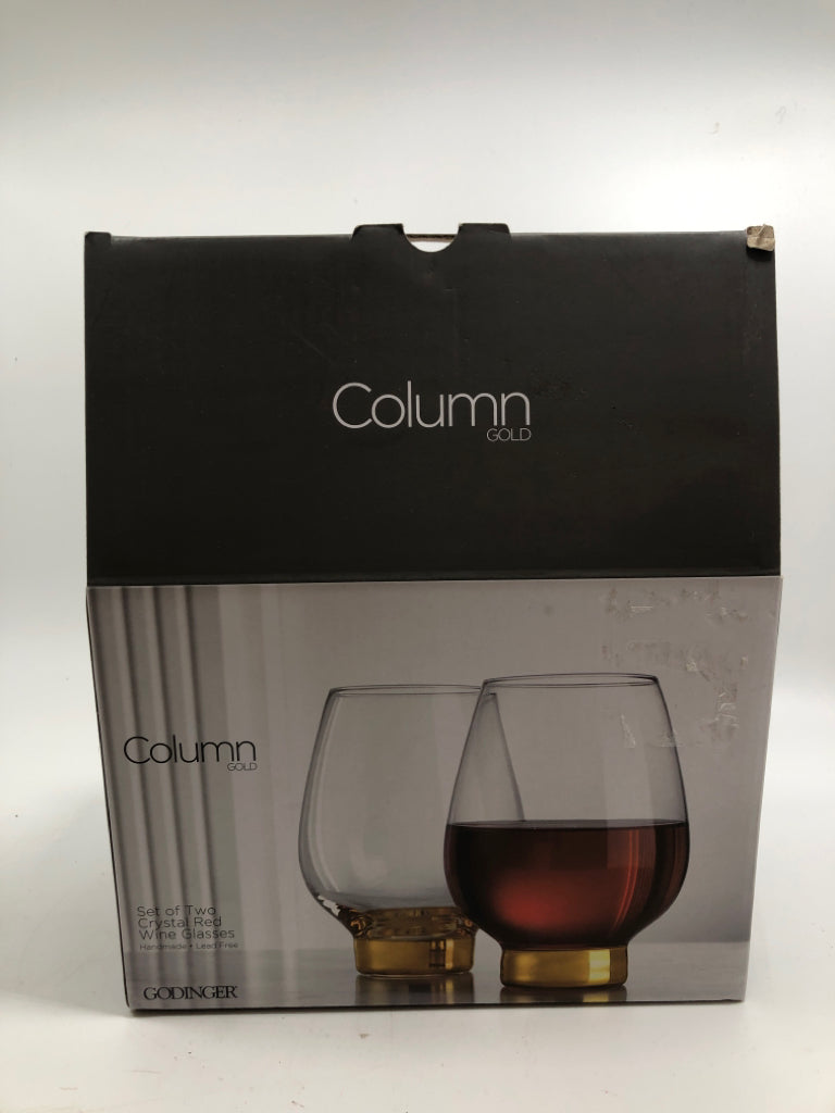 2 GLASS GOLD BOTTOM WINE GLASSES IN BOX.