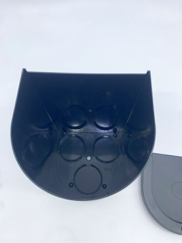 BLACK PLASTIC K CUP HOLDER.