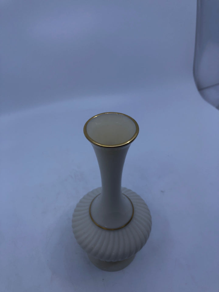LENOX SKINNY VASE W/ THICK MIDDLE.