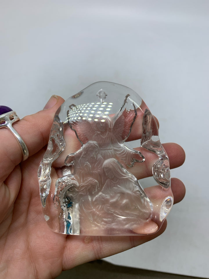 GLASS SLAB W/ FROSTED MOTHER MARY AND BABY.